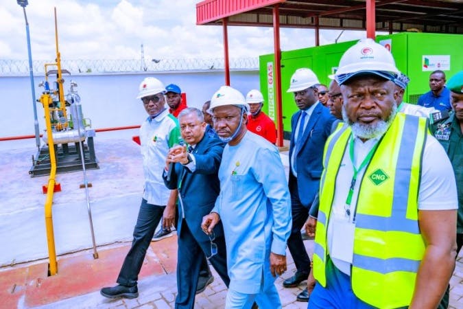  FG Commissions 12 CNG Stations in Abuja, Lagos 